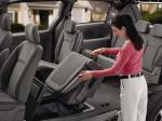 Chrysler Town & Country 2005 года